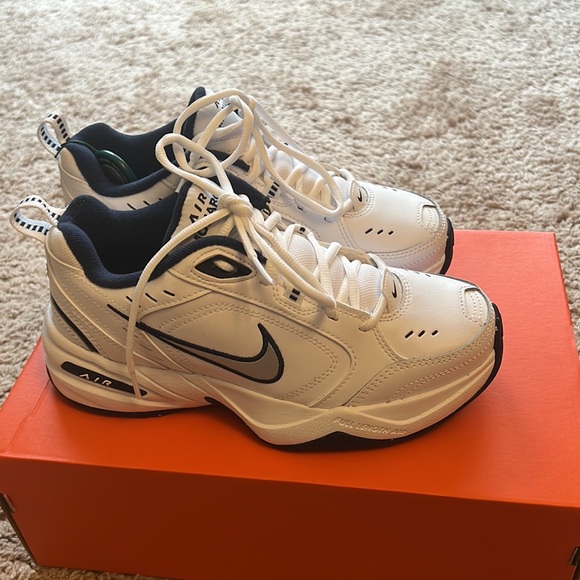 Air Monarch IV White Navy. Authentic ( With Stock X authentication) - Picture 5 of 7